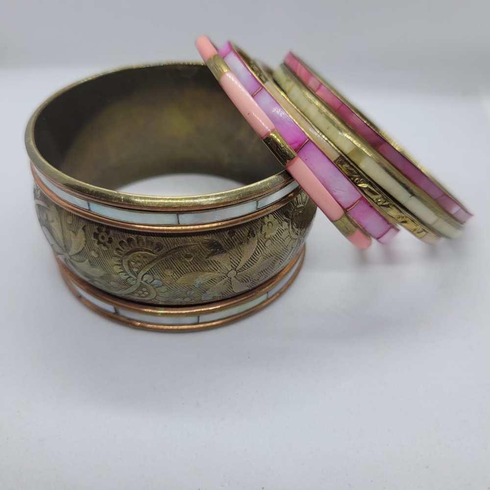 Set ot Bracelets